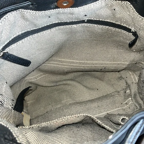 Vince Camuto black leather bucket crossbody bag, cinch top and tassels - Picture 8 of 17